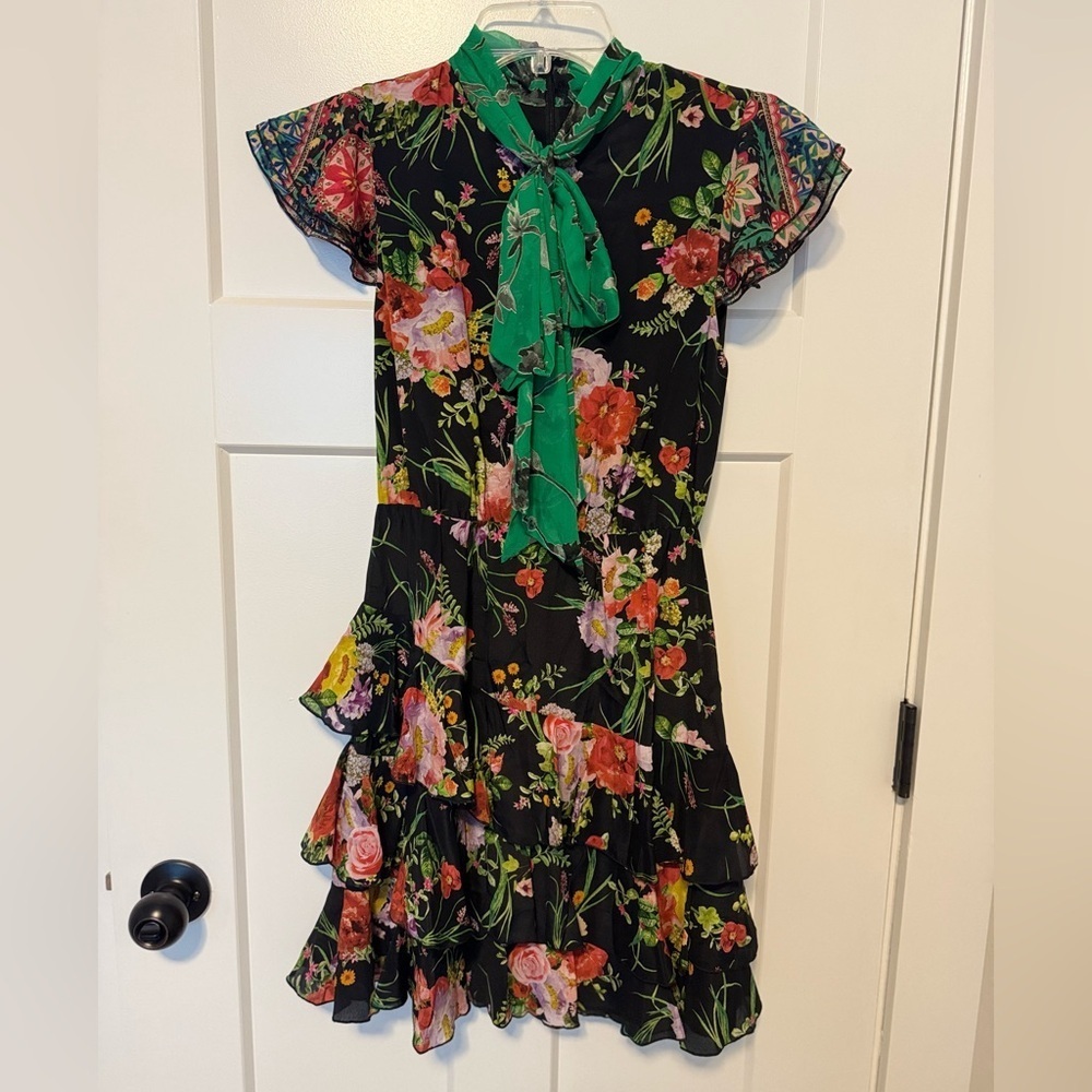 Alice & Olivia Lessie Tie Neck blooming bouquet floral mini dress - Picture 4 of 11